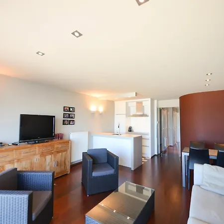 Stylish With Balcony, Sea Views, Cleaning Included Apartment