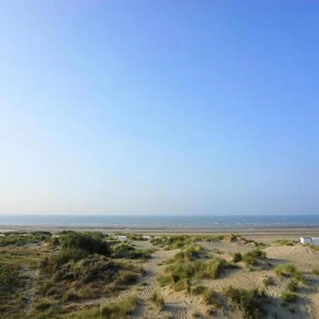 Stylish With Balcony, Sea Views, Cleaning Included Apartment
