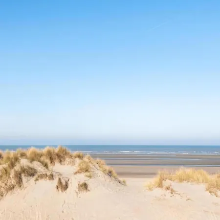 Stylish With Balcony, Sea Views, Cleaning Included *