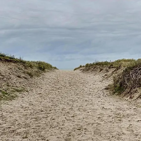 Stylish With Balcony, Sea Views, Cleaning Included * Oostduinkerke