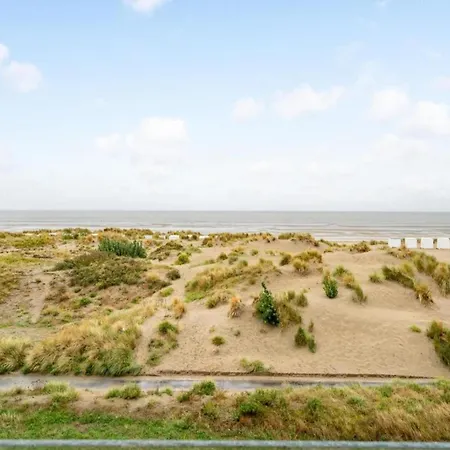 Apartment Stylish With Balcony, Sea Views, Cleaning Included Oostduinkerke
